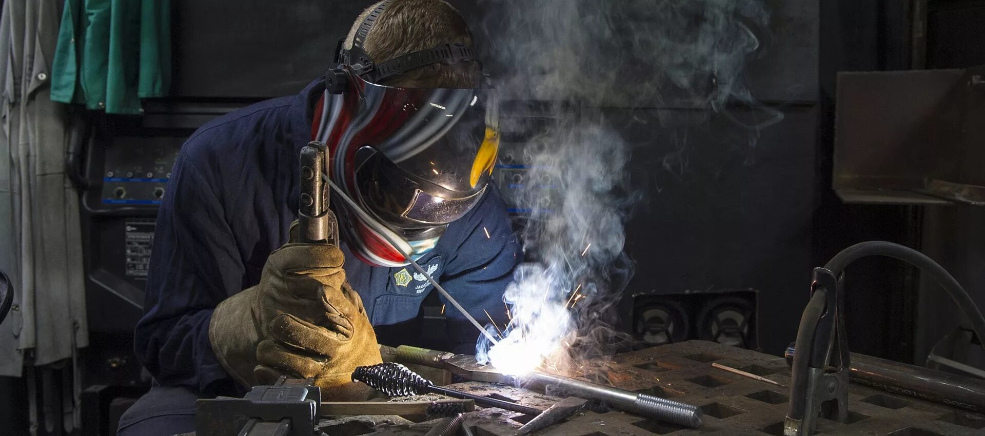 Сварка металлоконструкций. Сварщик недорого. Швы сварщик mig mag. Сварщик. Сварочные конструкции.