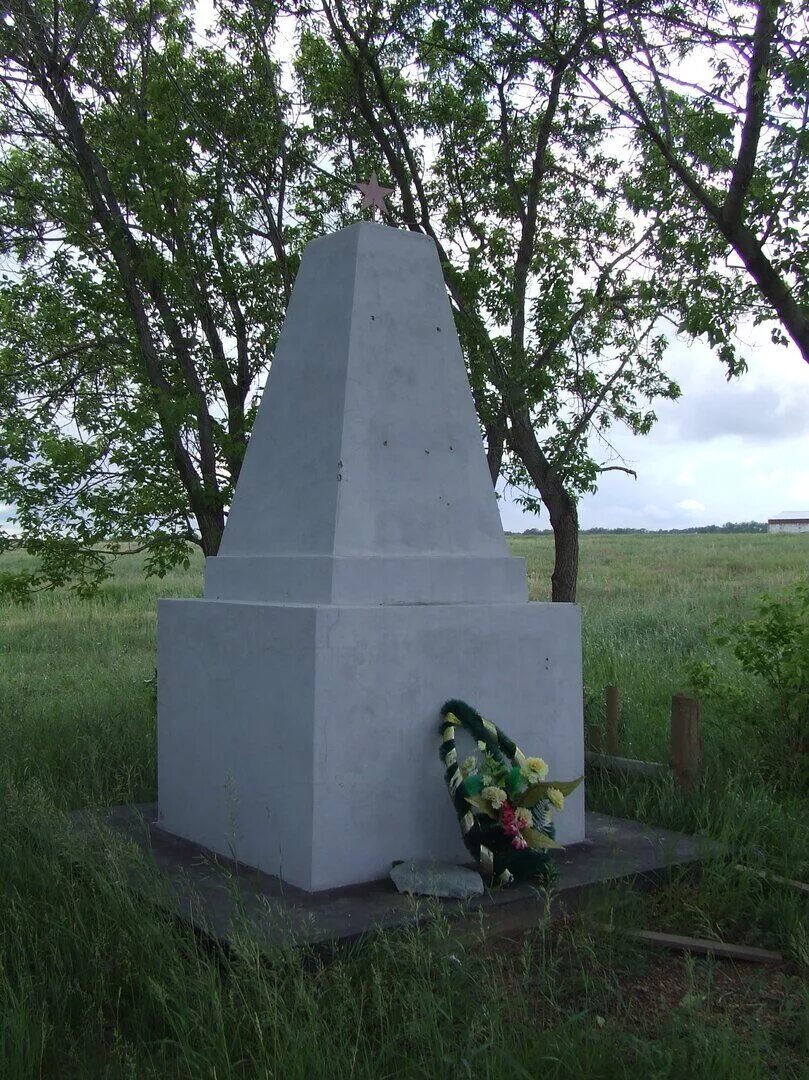 Рогалево ордынский. Рогалево новосибирская область. братская могила партизан (бердск).