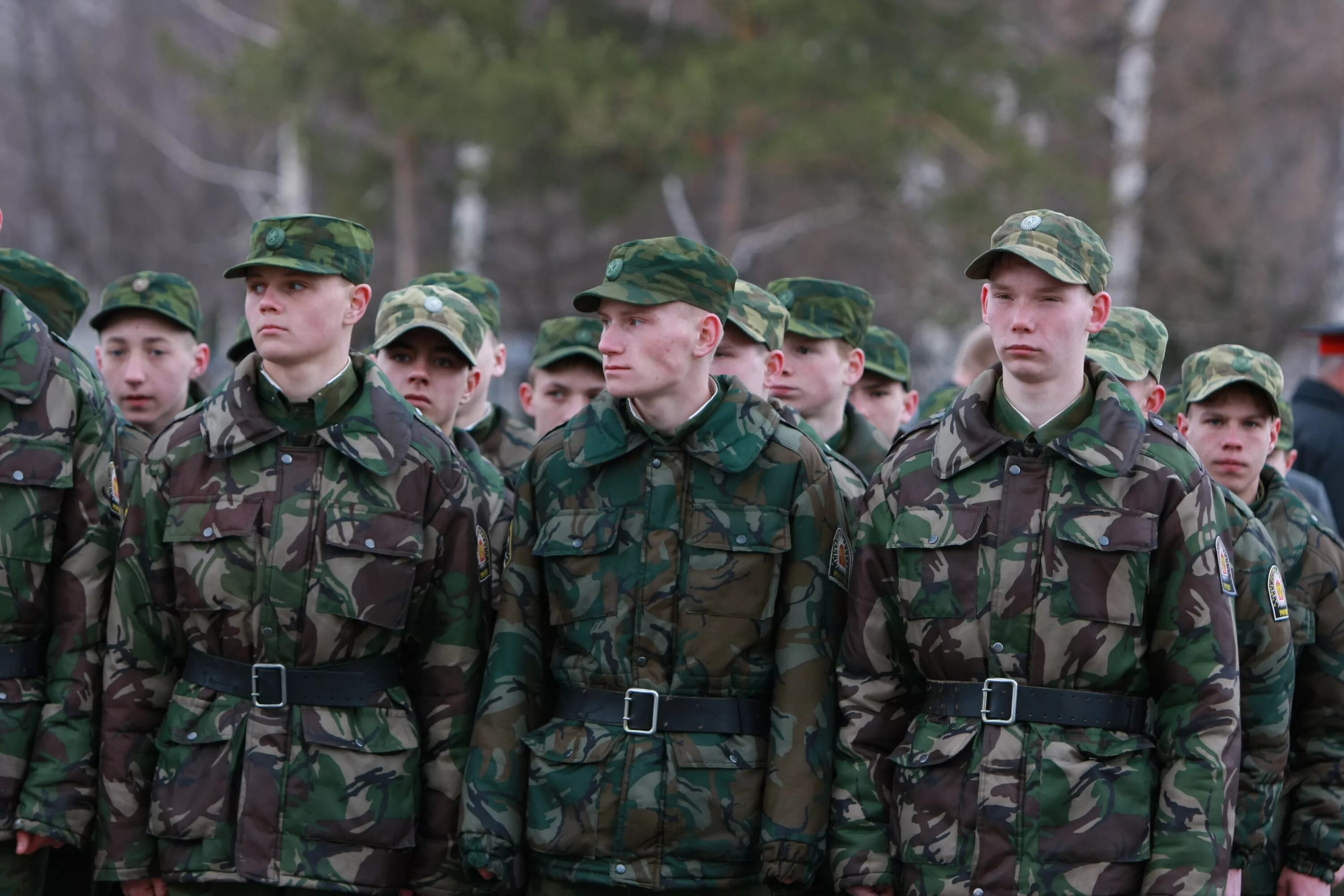 Российская военная служба. Добровольческий батальон Парма. Солдат армии РФ срочники. Военная форма.