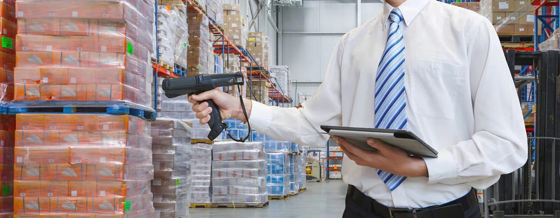 Инвентаризация склада. Кладовщик-комплектовщик. Аппарат для инвентаризации по товару. Аутсорсинг инвентаризации. Аутсорсинг инвентаризации.