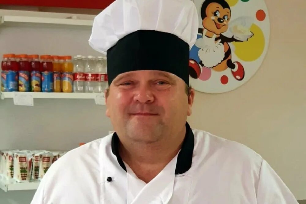 Молодой повар. Спецодежда кулинара. Повар японской кухни. Повар сушист. Колледж повара тамбов.