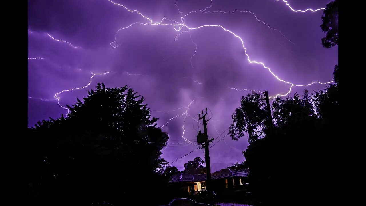 Фонк ветер. Грозовое небо. Молния на небе. Макото синкай 5 см в секунду. Фонк ветер.