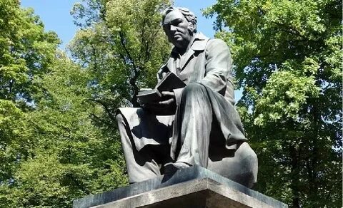 Памятники биография