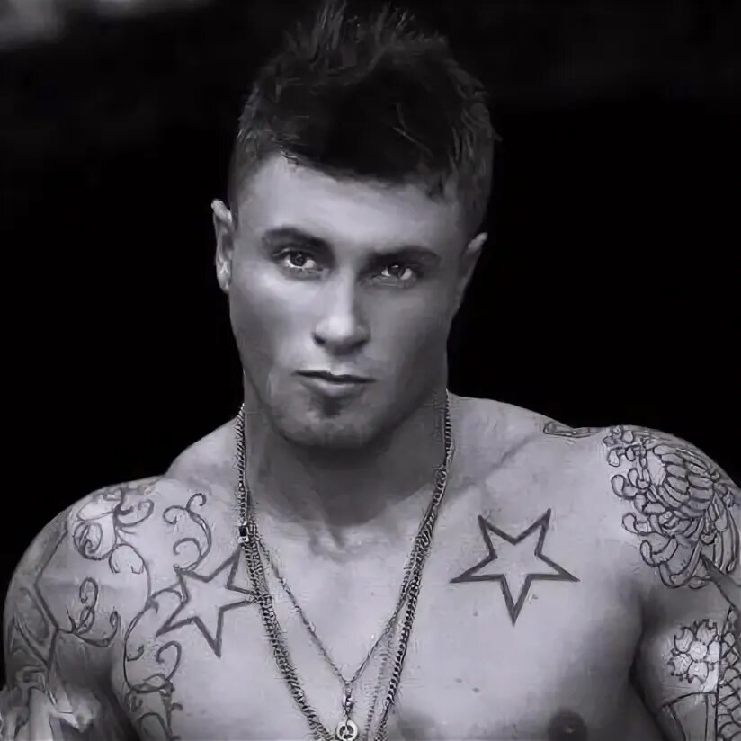 Алекс терибл. Майкл и алекс. Алекс петтифер супер майк гиф. Магик майк. Алекс петтифер в фильме супер майк.