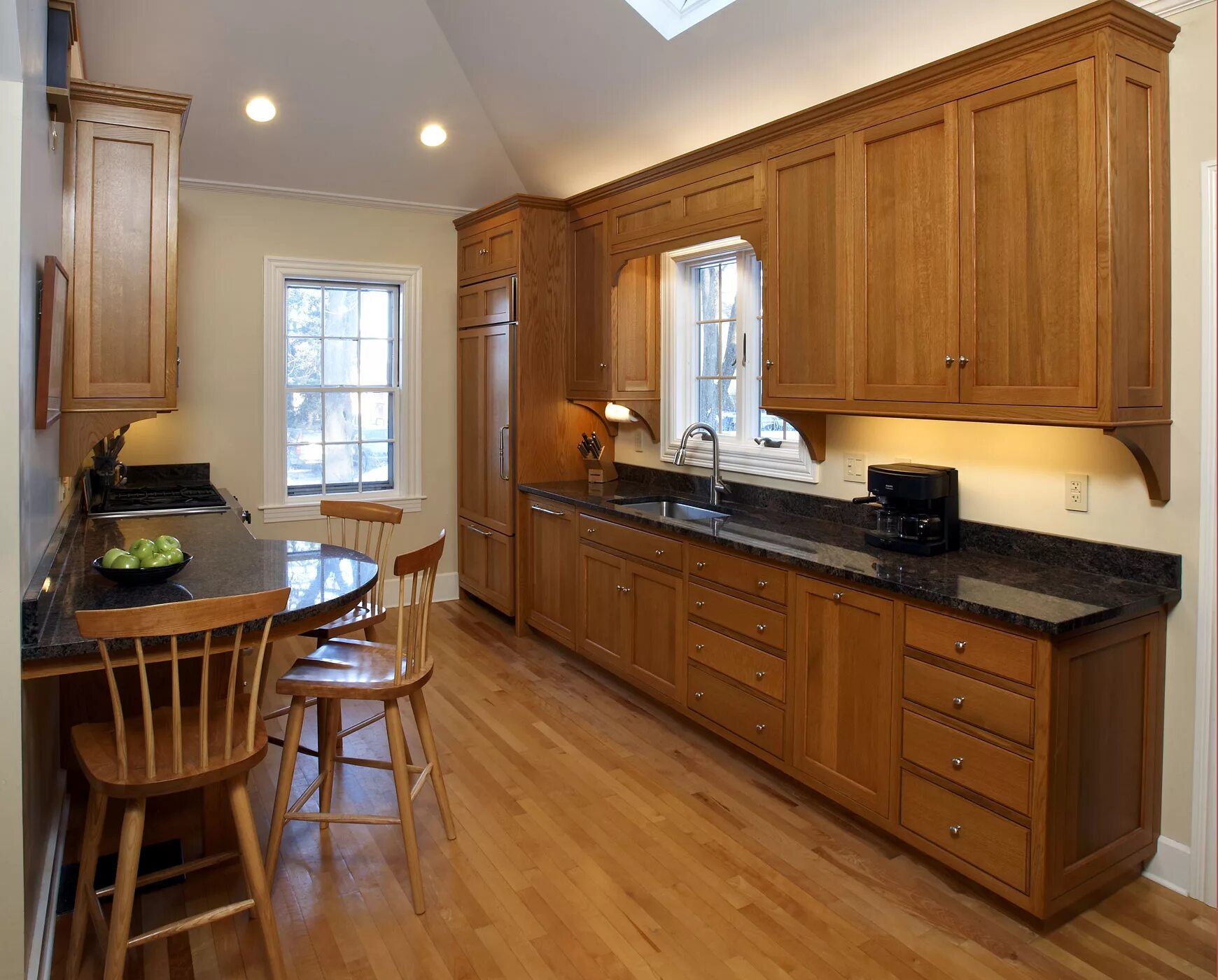 Создать большой массив. Массив объектов класса с++. Массивы. Что такое массив в программировании. Прихожая из дерева.