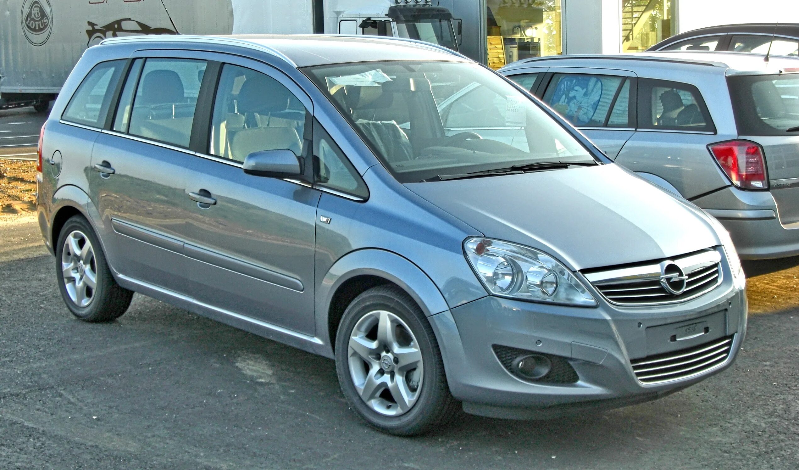 Разборки зафира б. Opel Zafira 1. Opel Zafira b 1.8. Opel Zafira a 1.8. Opel Zafira b 2008 1.8.