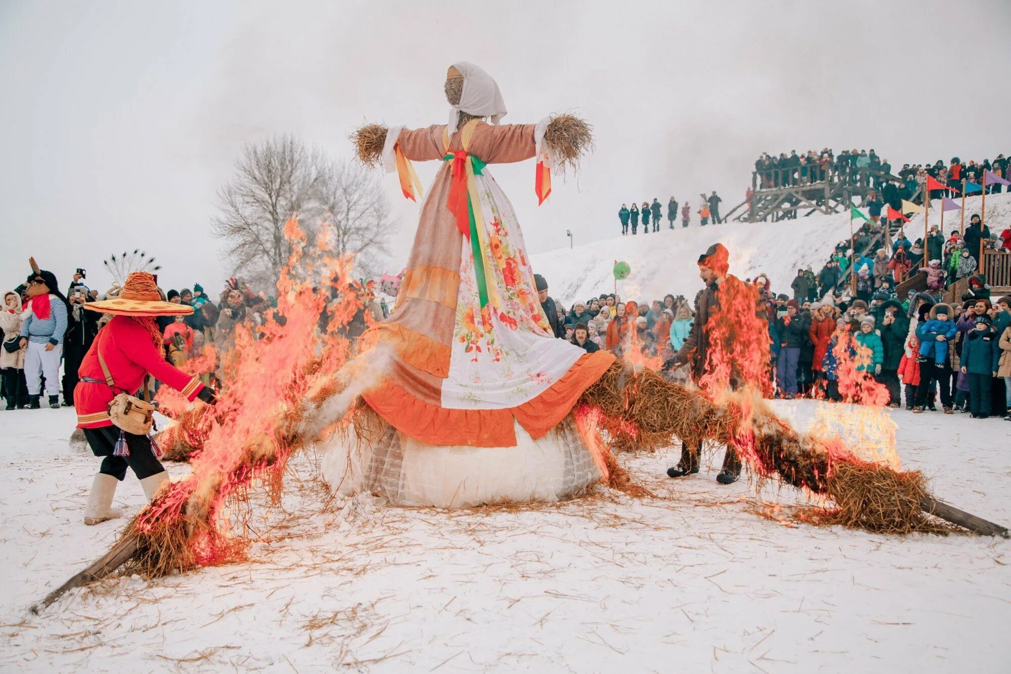 праздничные народные гулянья. праздник проводы зимы. народное гуляние. фото народного праздника. зимние гуляния.