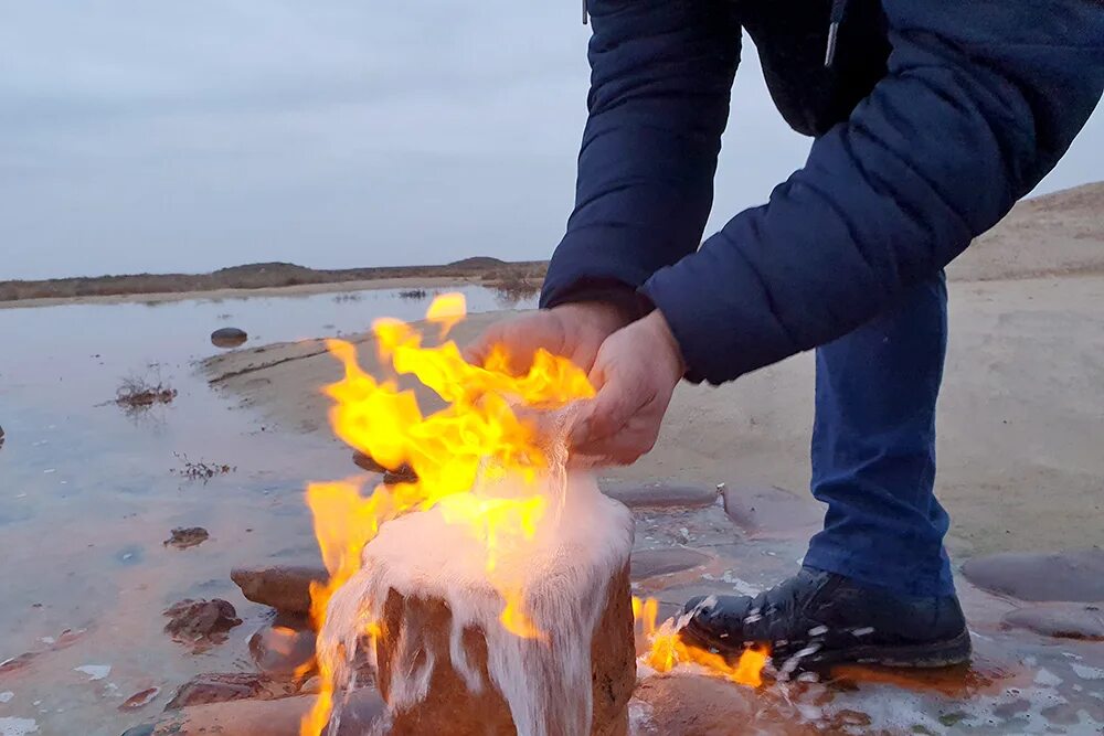 Вода горит горелка