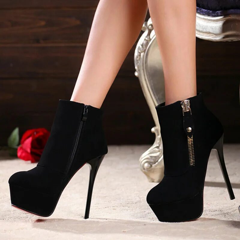 полусапожки на высоком каблуке. ботинки на каблуке женские стильные. красивые черные туфли. фото ботинков на каблуке. осенние ботинки женские на каблуке.