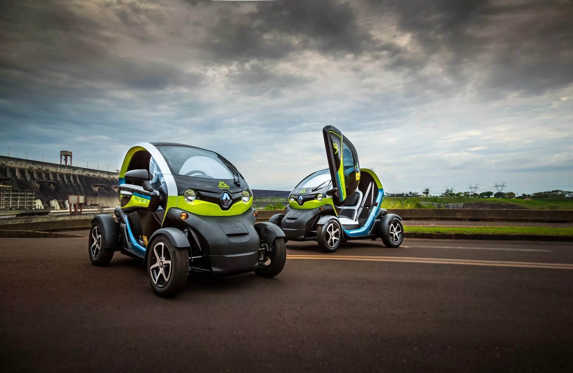 Электромобиль. Рено Твизи. Рено Twizy. Renault Twizy электрический автомобиль. Рено рама электромобиль Twizy.