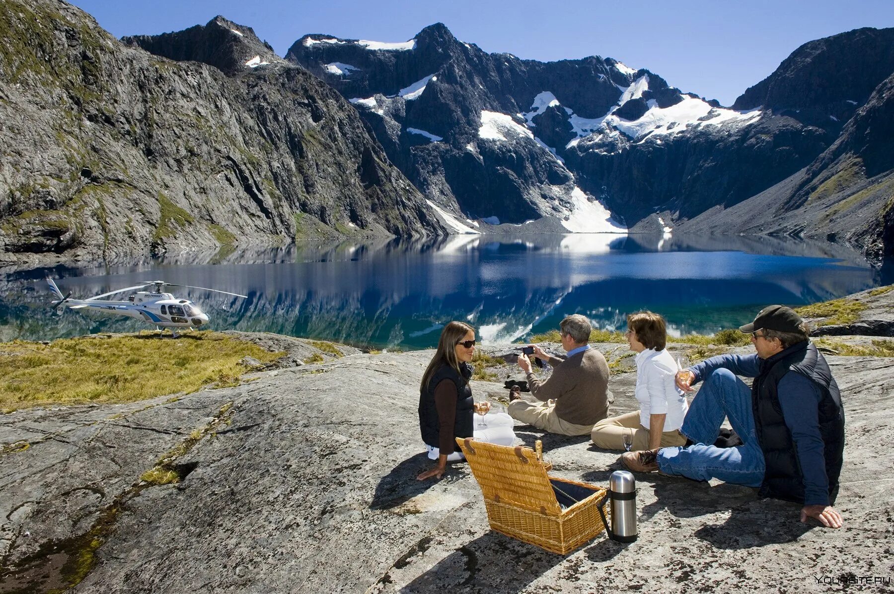 New zealand how people live. Новая Зеландия пикник. Новая Зеландия путешествие. Новая Зеландия туризм. Долина Парадайз новая Зеландия.