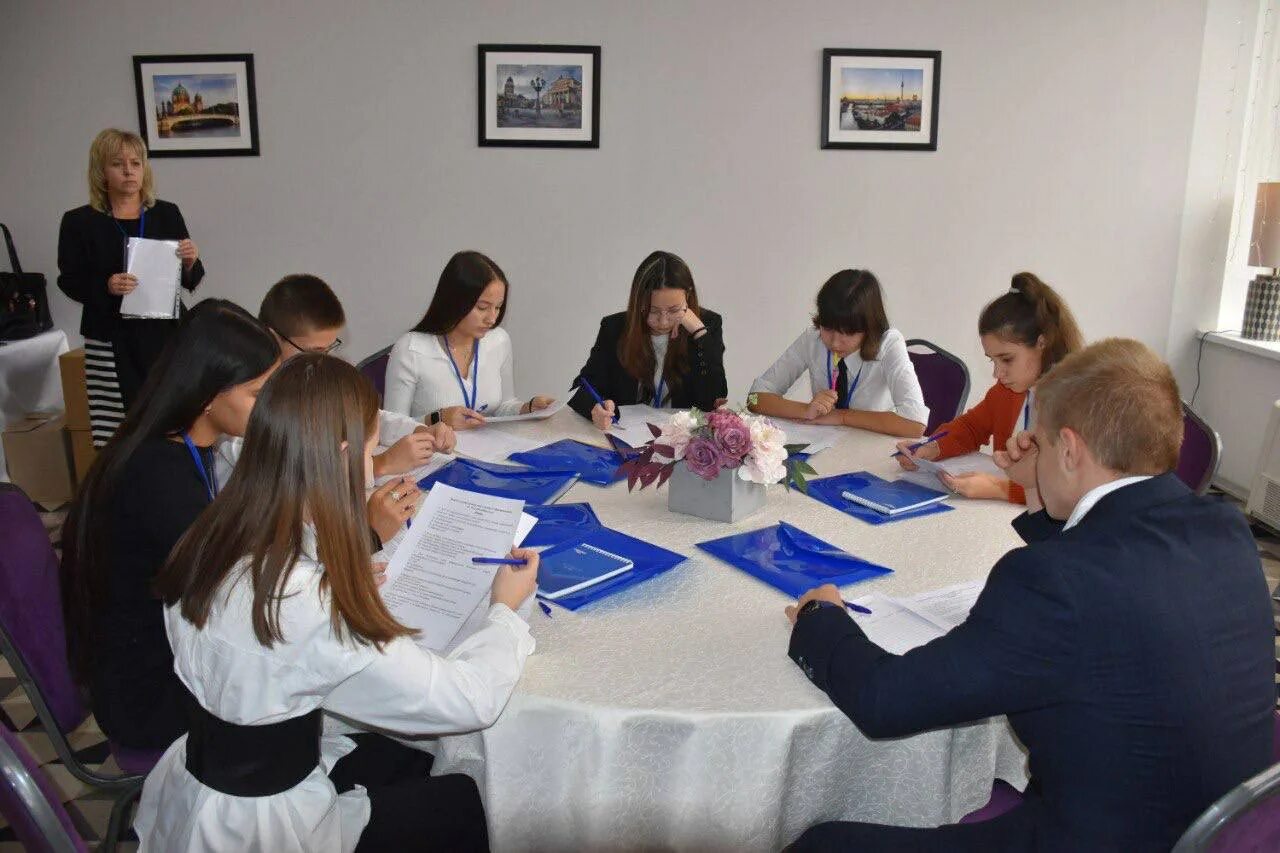 Оператор олимпиад. Всероссийская олимпиада школьников фото. Школьники на олимпиаде. Всош олимпиада 2023 фото физика. Школьники.