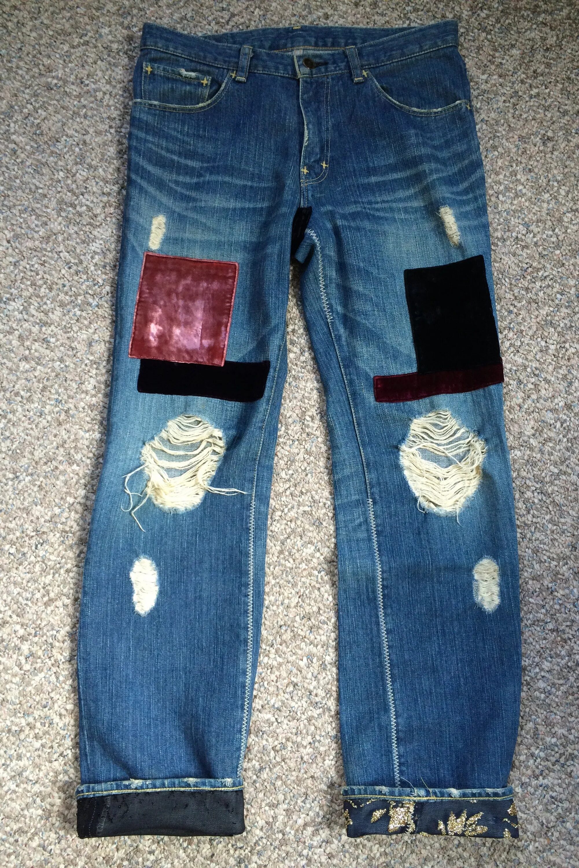 Гранжер курт кобейн стиль. Levis 501 курт кобейн. Джинсы курта. Гранжер курт кобейн стиль. Джинсы курта кобейна levis.