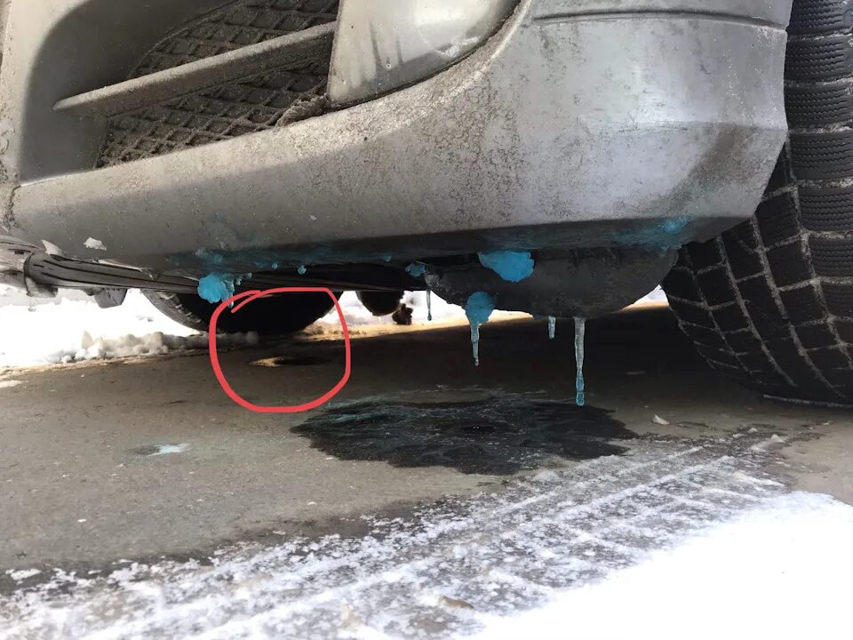 Течь под автомобилем