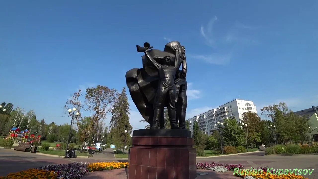Белгород улицы. Город белгород. Улица с многоэтажными домами. Микрорайон новый 2 богород. 16 этажный дом.