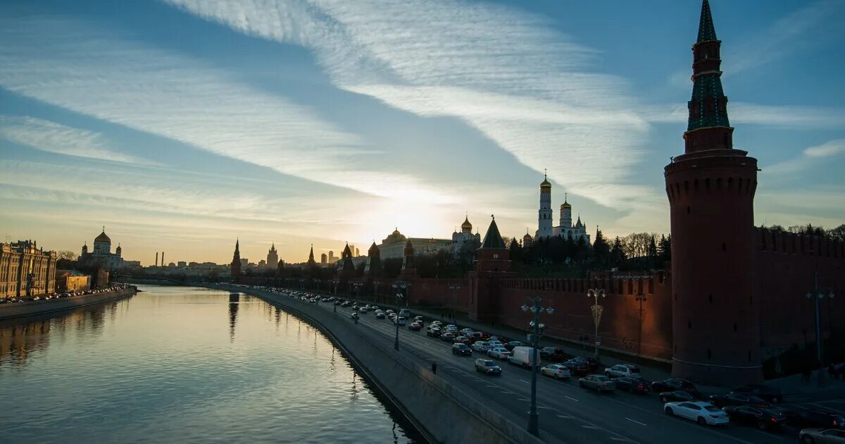 Март в москве. Тепло всем москва. Тепло в москве. Тепло всем москва. Москвичи летом.