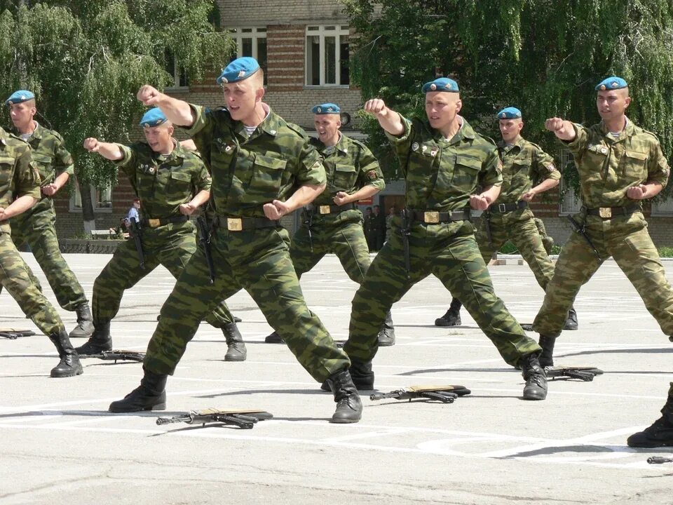 Тульская дивизия вдв 51 полк. Какие войска в туле. Тула гвардейский полк вдв. Вдв россии. Военная служба.