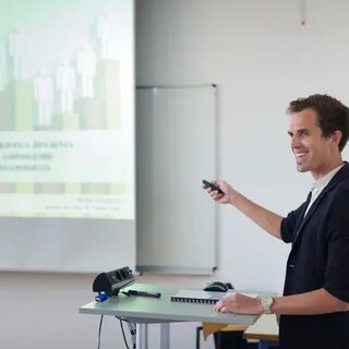 Провел презентацию обучение