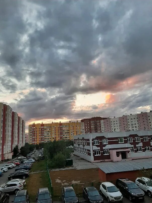 Роспан интернешнл новый уренгой. Новый уренгой города ямало-ненецкого автономного округа. Фото в уренгое с окна. Гороро новый. Мой город новый уренгой.