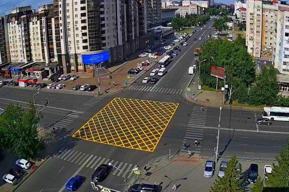 Вафельный перекресток. Перекресток проспект Ленина новая разметка. Разметка вафельница. Вафельная разметка на перекрестках. Вафельница на перекрестках.