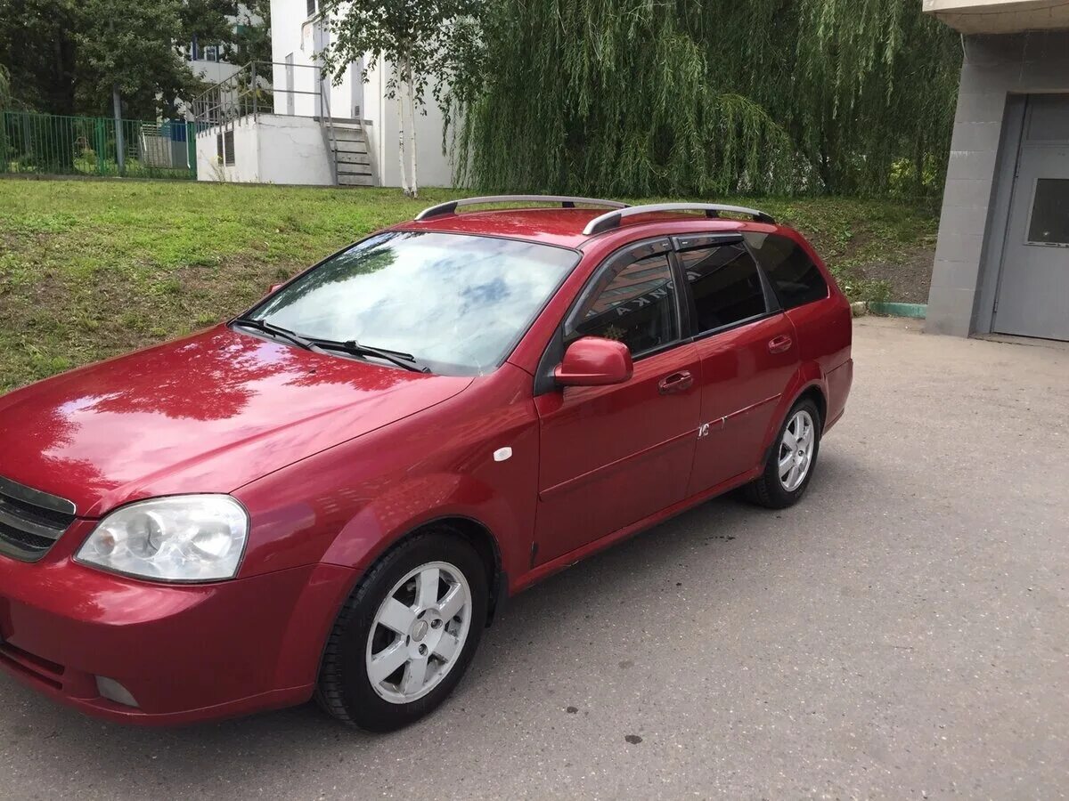 Свет шевроле лачетти универсал. Chevrolet Lacetti 2004-2012. Лачетти универсал 1.6. Шевроле Лачетти универсал 2012. Chevrolet Lacetti универсал красный.