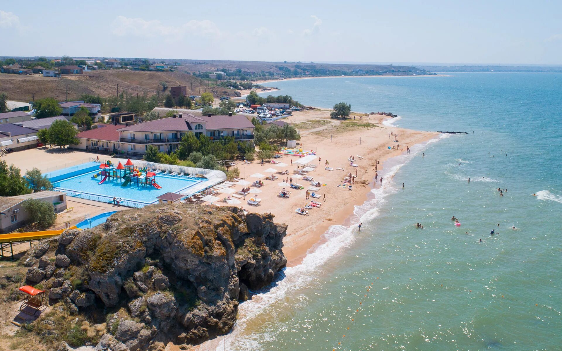 Алма парк резорт крым. Азовленд пансионат крым. Превысоков песчаное крым. Отель атлантик феодосия пляж. Санвиль золотой пляж керченское ш.
