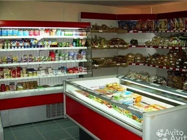 Магазин через прилавок. Витрина продуктового магазина. Витрина продовольственного магазина. Прилавок продуктового магазина. Прилавка для магазина продуктов.