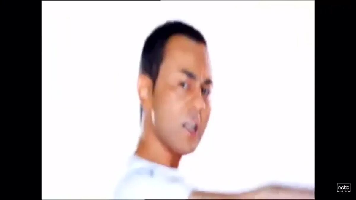 Песни сардар. Турк кушикчиси сердар ортач. Ортач. Турецкий певец сердар ортач. Песни сардар.