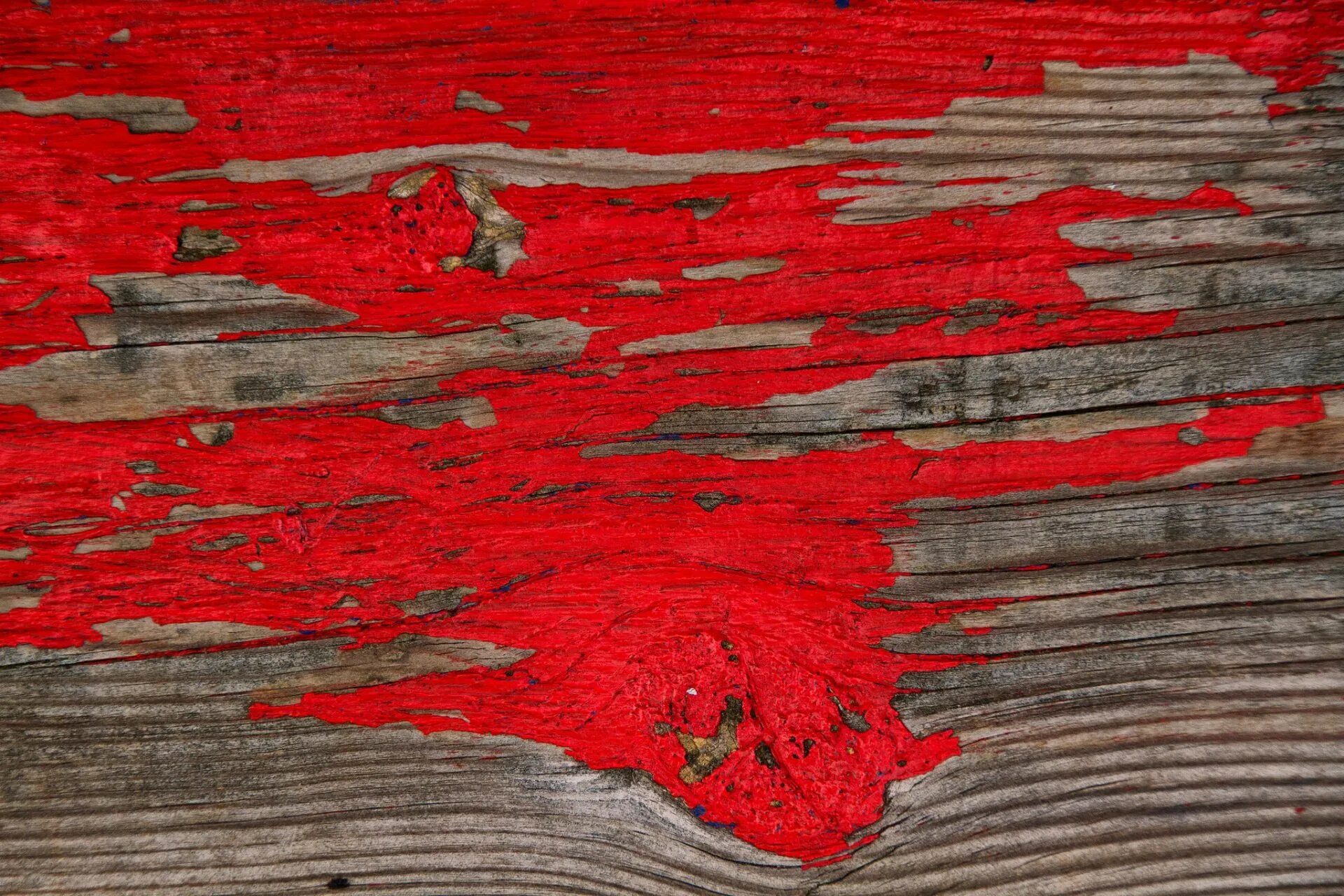 Красноватая краска из одноименного дерева. Красное дерево текстура. Текстура краски. Красная древесина. Дерево крашеное красное.