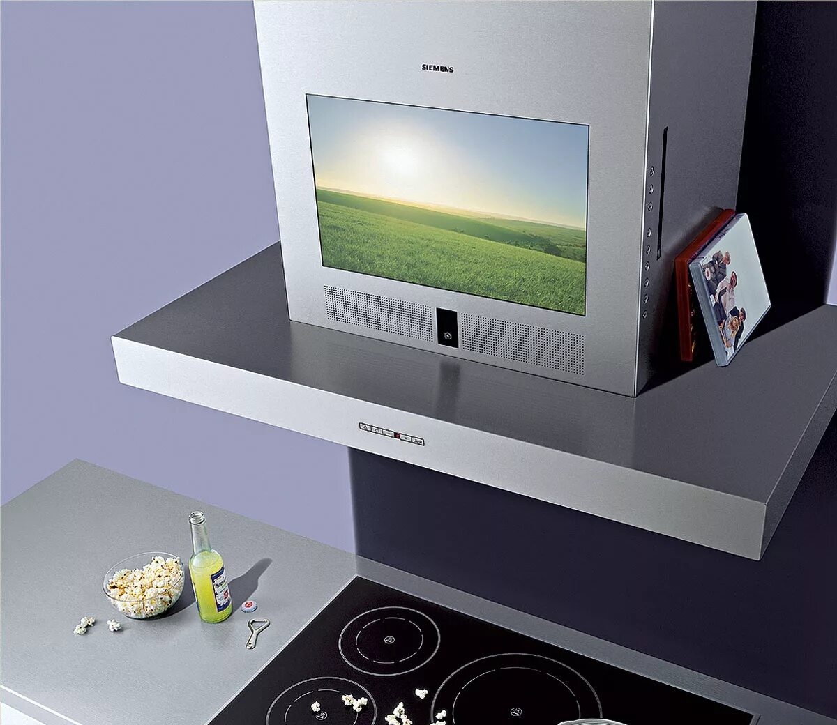 Вытяжка Сименс с телевизором. Встраиваемый телевизор для кухни. Вытяжка с телевизором на кухню. Телевизор встроенный в вытяжку.