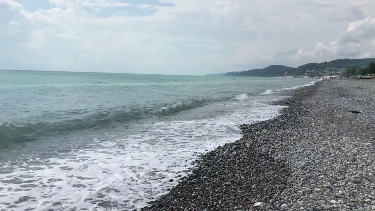Вода в море лоо сегодня. Горное лоо краснодарский край. пляж горный воздух в лоо. поселок горный воздух лоо. черное море лоо.