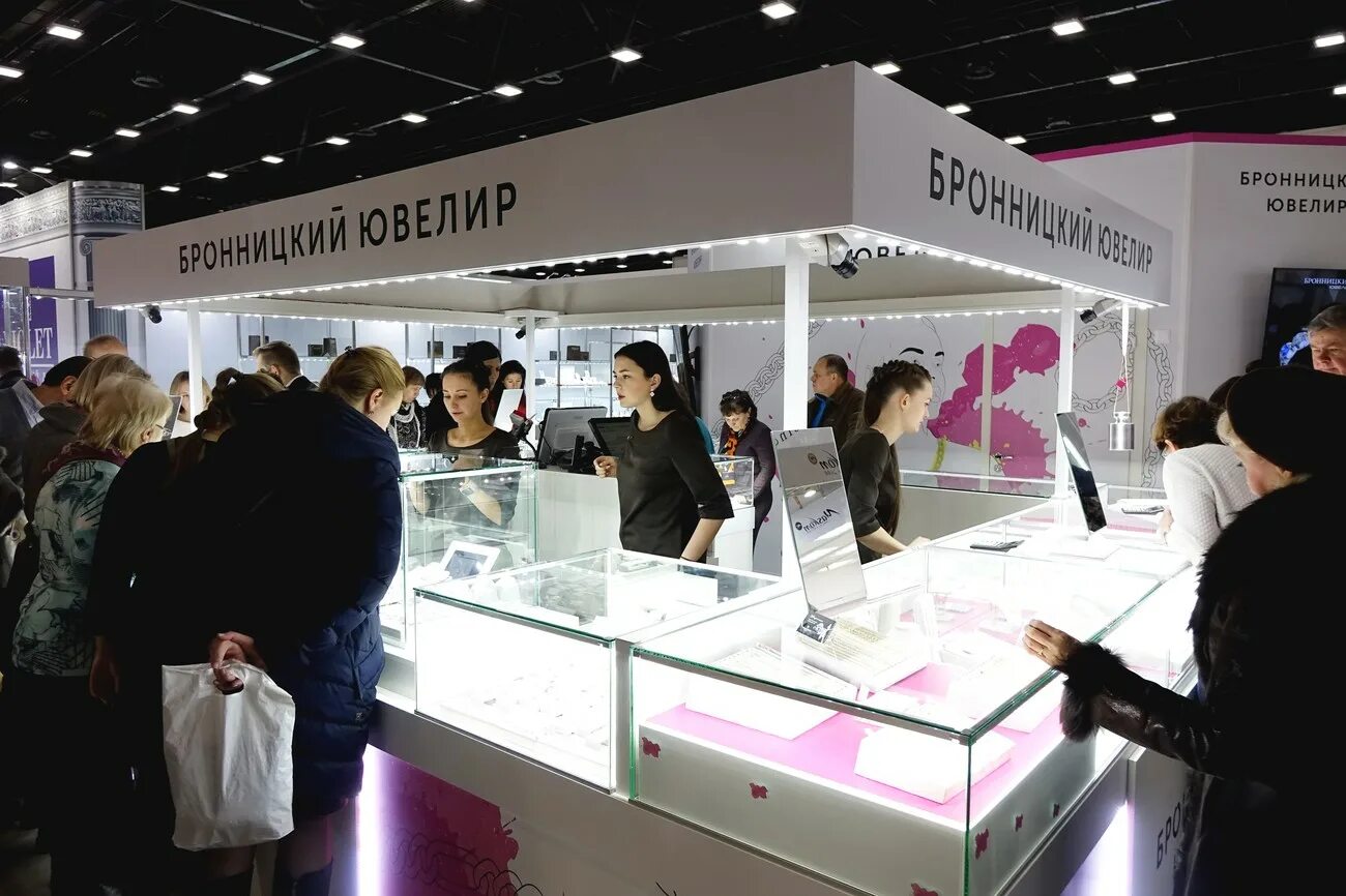 где ювелирные выставки. выставка джунвекс. ювелирная выставка junwex кострома изделия. сокровища петербурга ювелирная выставка 2022. где ювелирные выставки.