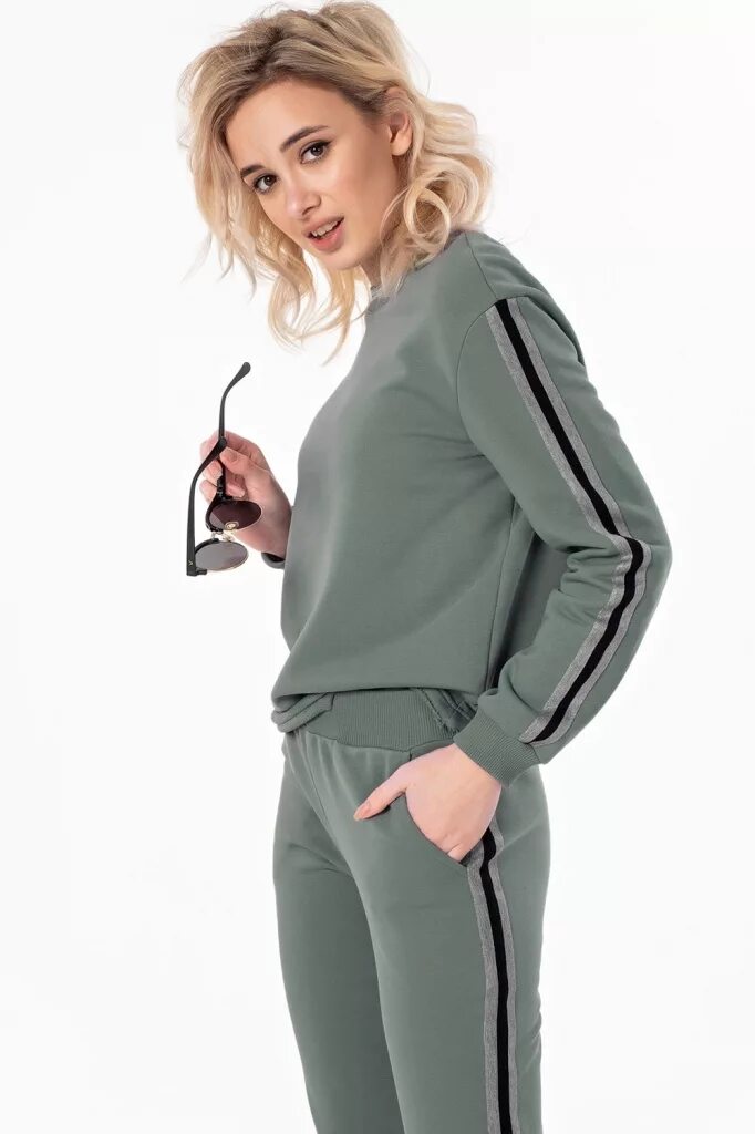 Спортивная одежда fly. Спортивная одежда fly. Васельковыймспортивный костюм. Зелёный спортивный костюм женский. Стильные спортивные костюмы женские.