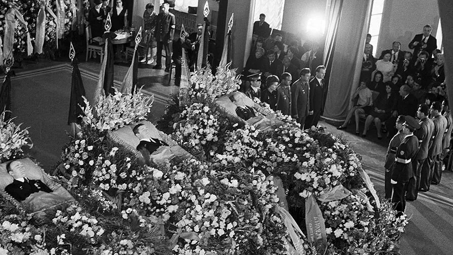 хк локомотив ярославль трагедия. 21. трагедия после. трагедия после. массовое убийство в школе россии.