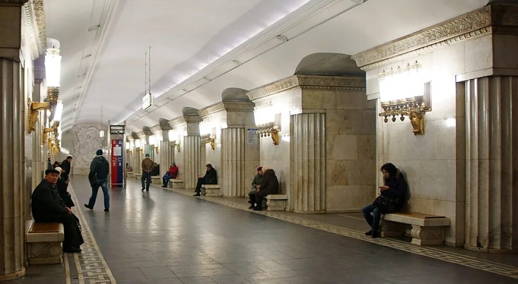 Работа станции смоленская. Смоленская метро. Смоленская метро арбатско-покровской. Станция метро смоленская арбатско-покровской линии. Метро смоленская филевская линия.