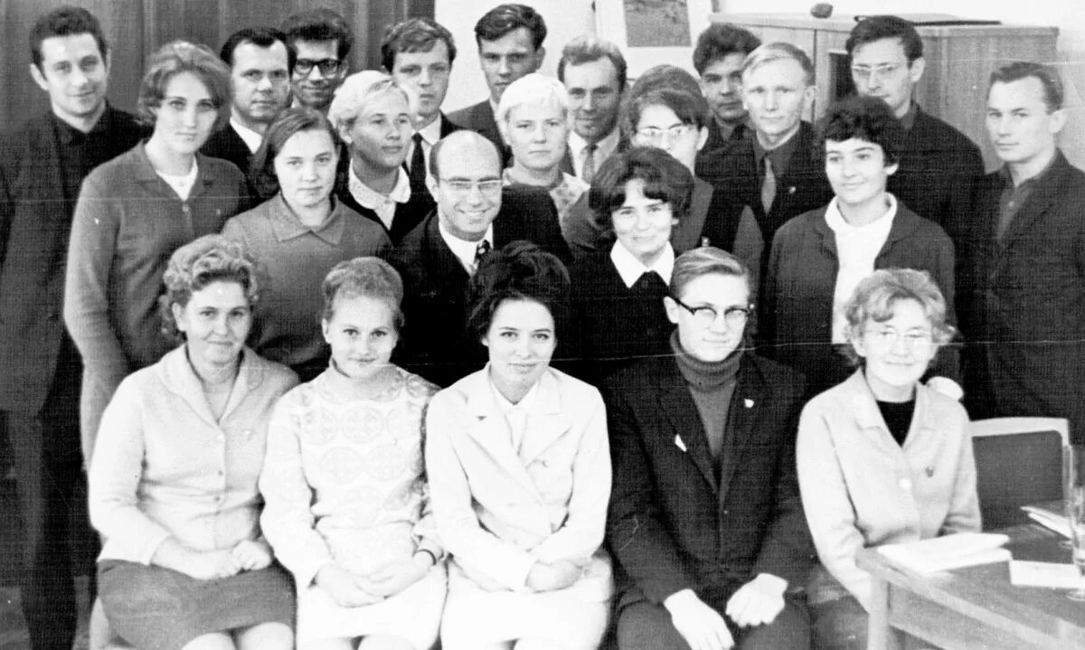 секретарь горкома влксм. римма жукова секретарь райкома кпсс ждановского района. богданова людмила михайловна кириши. 1985 московский секретарь горкома гришин дочь ольга. секретари севастопольского горкома комсомола.