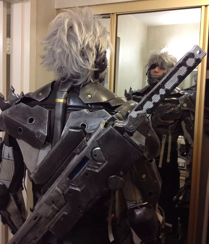 Raiden cosplay. Райден мгр косплей. Raiden Metal Gear. Райден Mgr косплей. Mgr Райден в костюме.