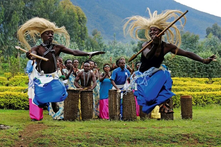 Country 1000. Руанда. Руанда национальный танец. Руанда национальный костюм. Музыканты Руанды.
