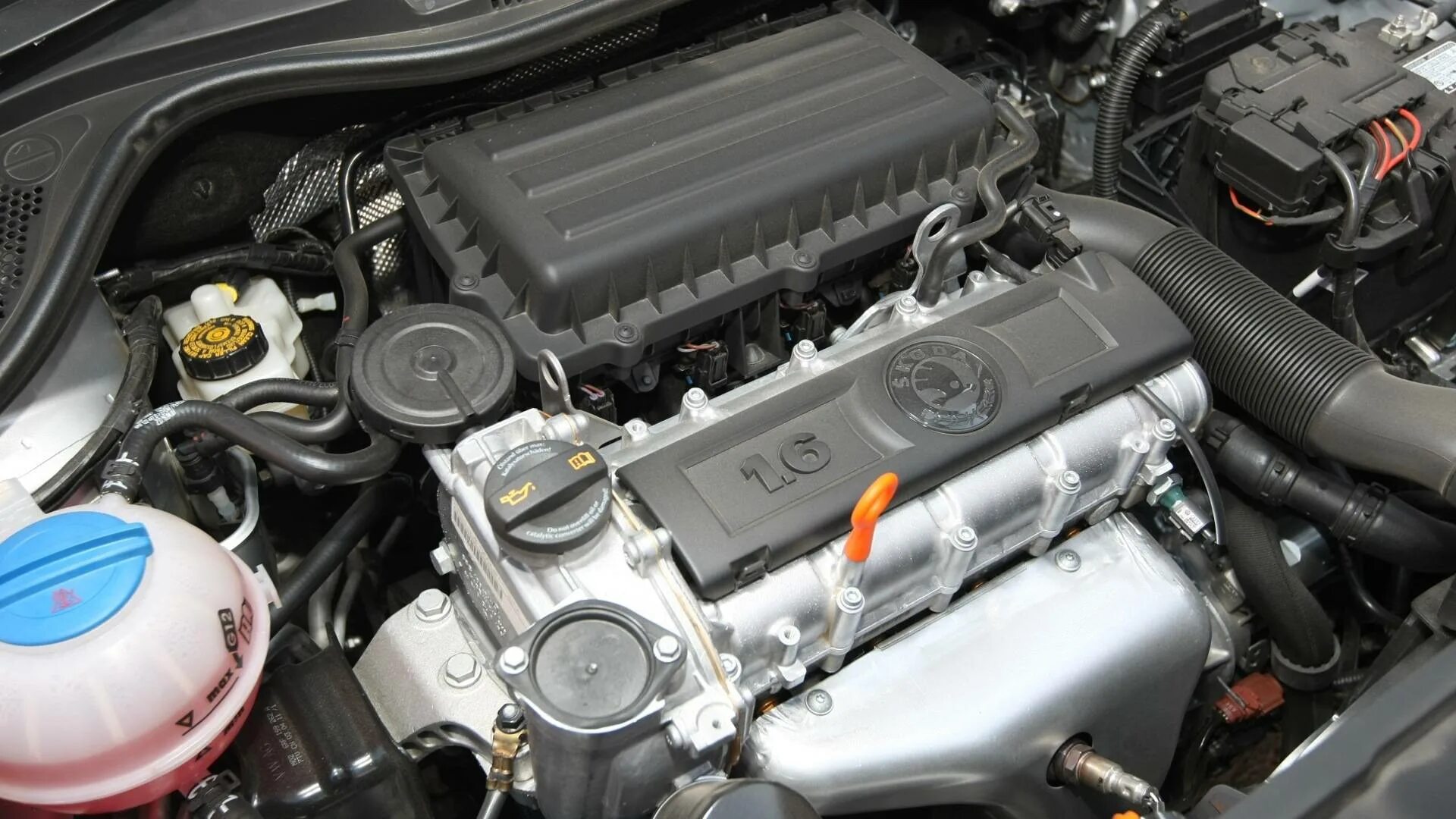 Volkswagen mpi. Мотор Рапид 1.6 MPI 105. 1.6 MPI мотор Octavia. Мотор Рапид 1.6 MPI 110. Мотор CFNA 1.6 Рапид.