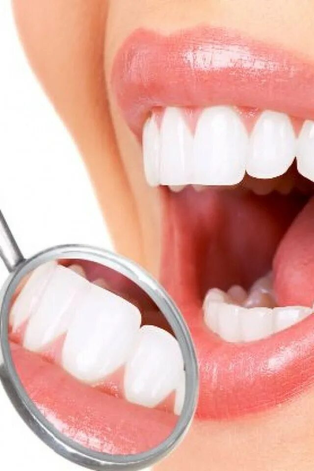 Гигиена полости рта. Крепкие зубы. Стоматология фон. Отбеливание зубов маслами