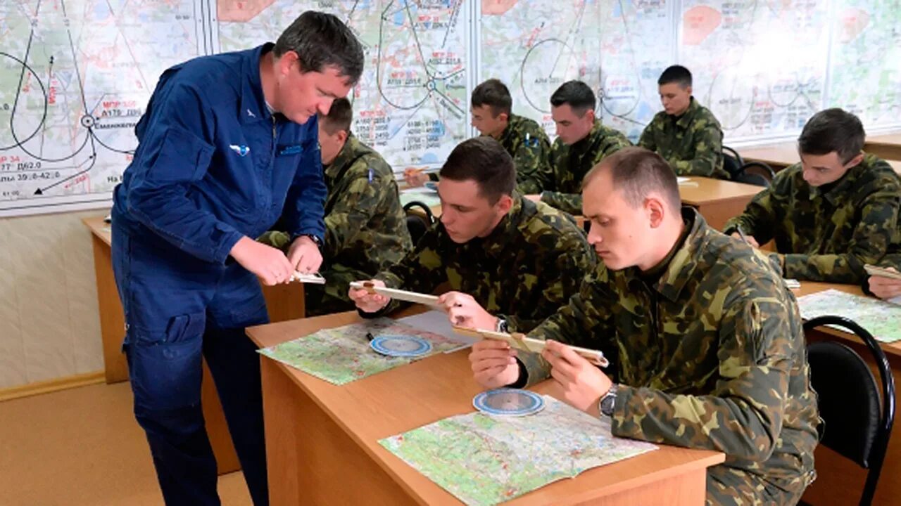 Период боевой подготовки. Курсанты на занятиях. Военная подготовка в армии. Учеба в армии. Подготовка военных кадров.