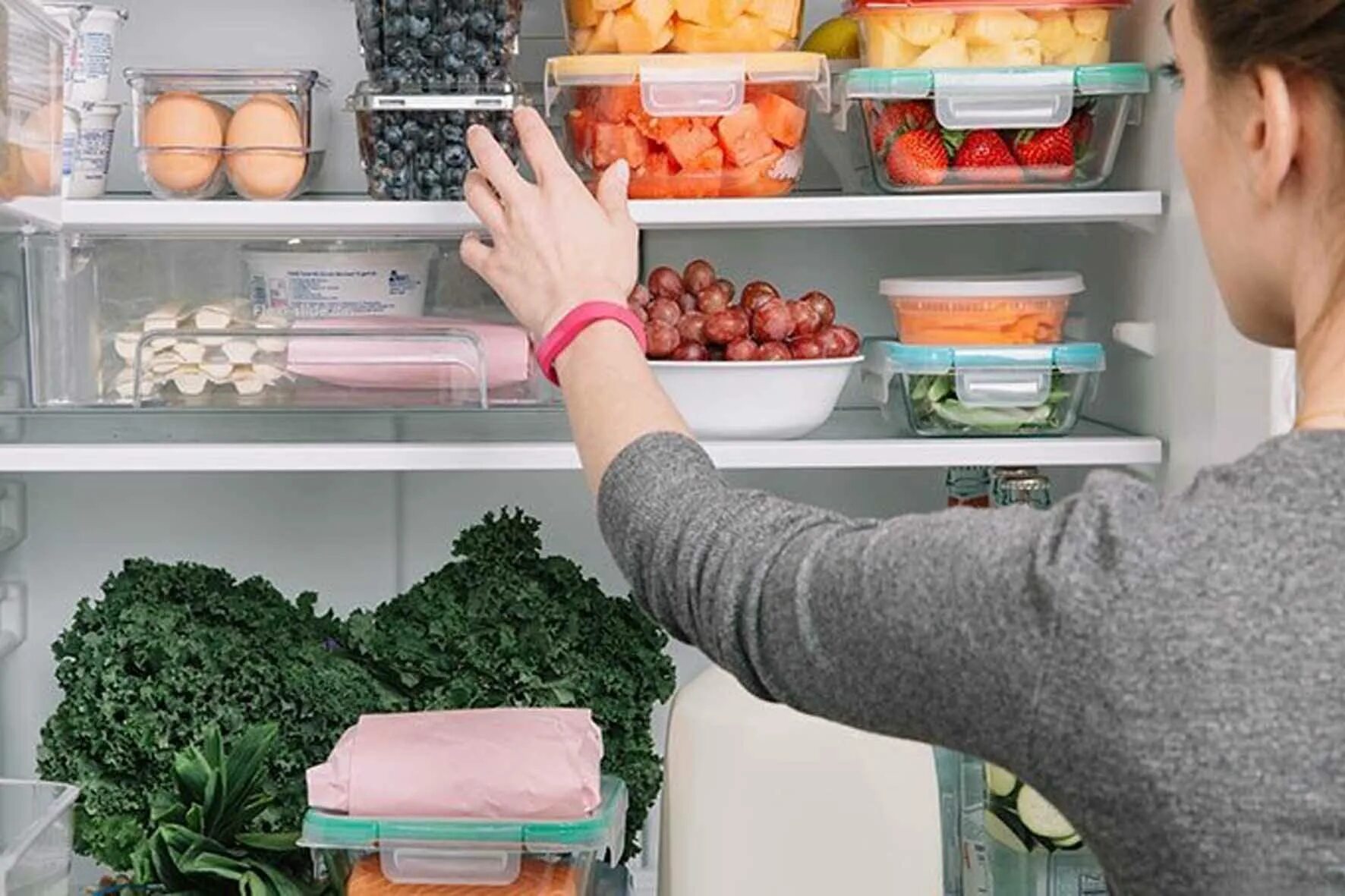 Холодильник с продуктами. Холодильник для продуктов. Проддуктыв холодильнике. Хранение продуктов. Организация хранения продуктов в холодильнике.