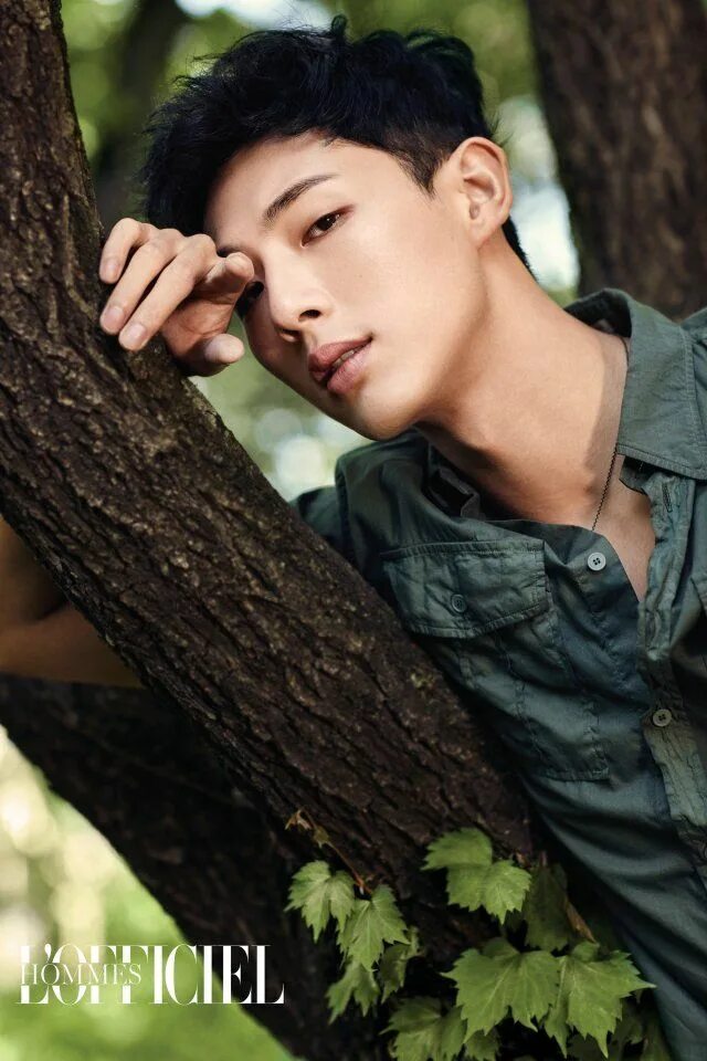 Урал джи су. Kim ji soo актер. джису актëр.