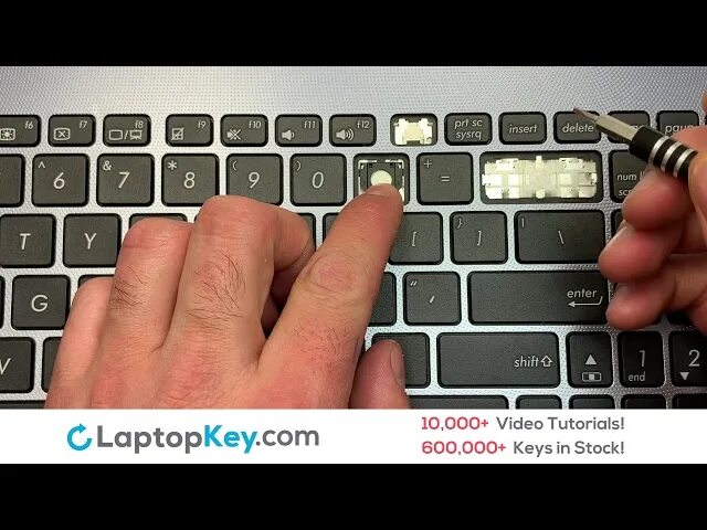 Как разобрать клавиатуру asus Ответы : Если поднять клавиатуру с системного блока, то она начинает непр
