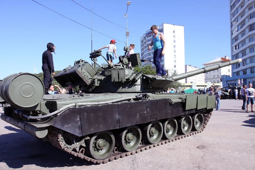 Т-80бвм. Т 80 БВМ Кантемировской дивизии. Т-80 БВМ 2019. Модернизированный т 80 БВМ.