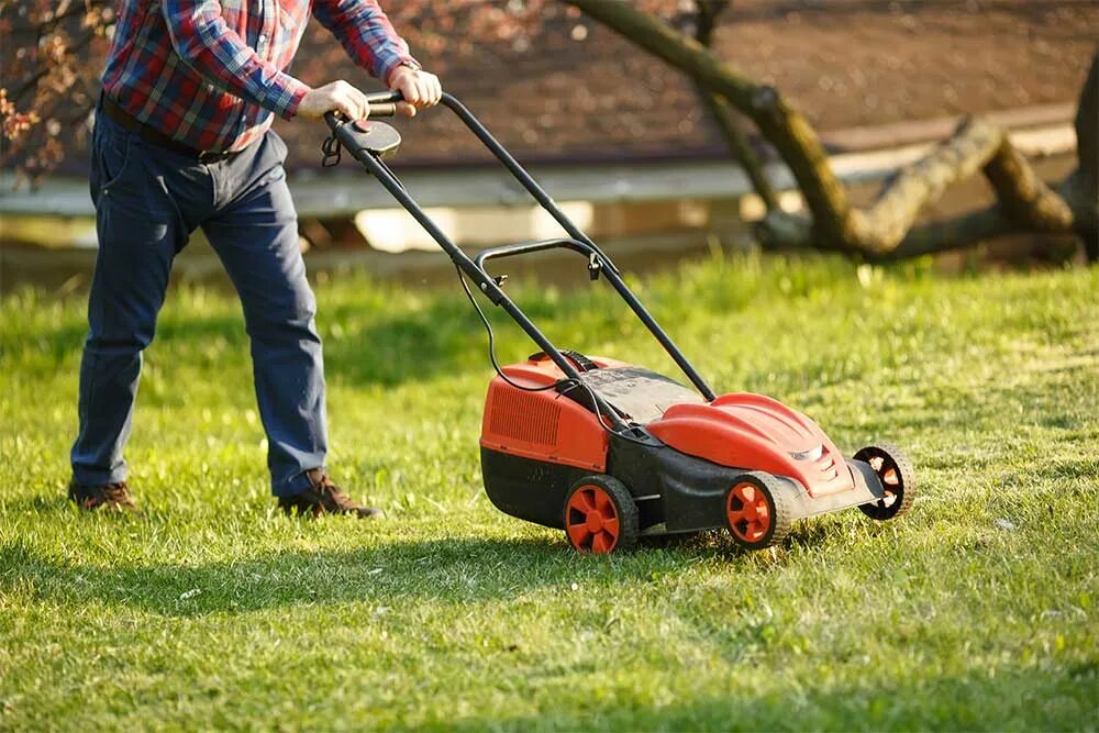 Mow and trim 31 уровень как перейти. Триммер mow. mowing. mowin. workers cutting grass.