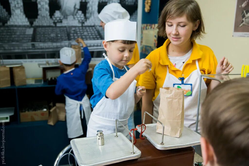 профессии в музее.