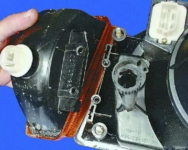 Ответы Mail.ru: как заменить лампы ближнего света на 2115 и какие лучше покупать