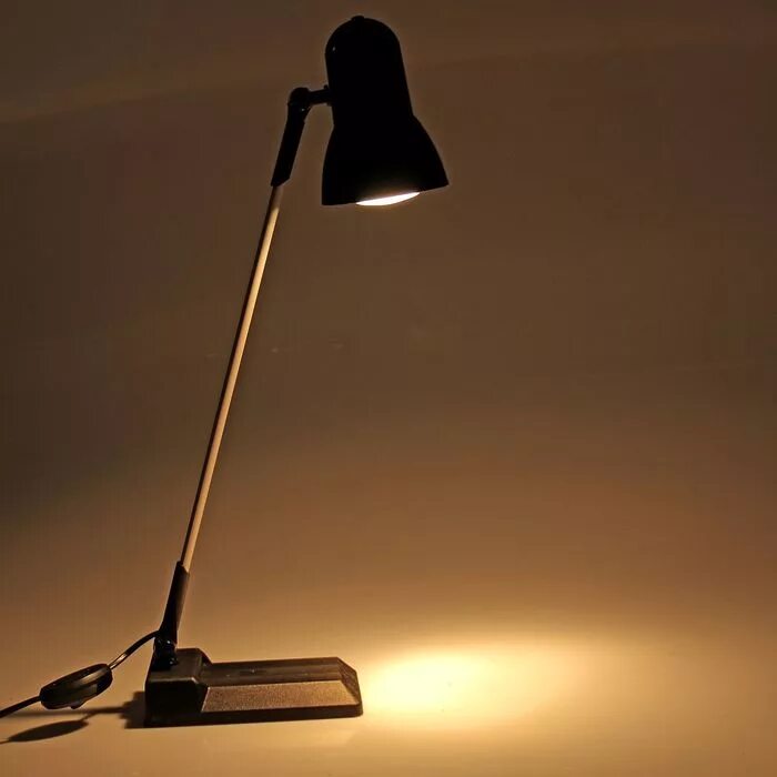 Стол под лампу. Светильник настольный трансвит надежда басе. Подставка под настольную лампу. Подставка под настольную лампу. Подставка под настольную лампу.