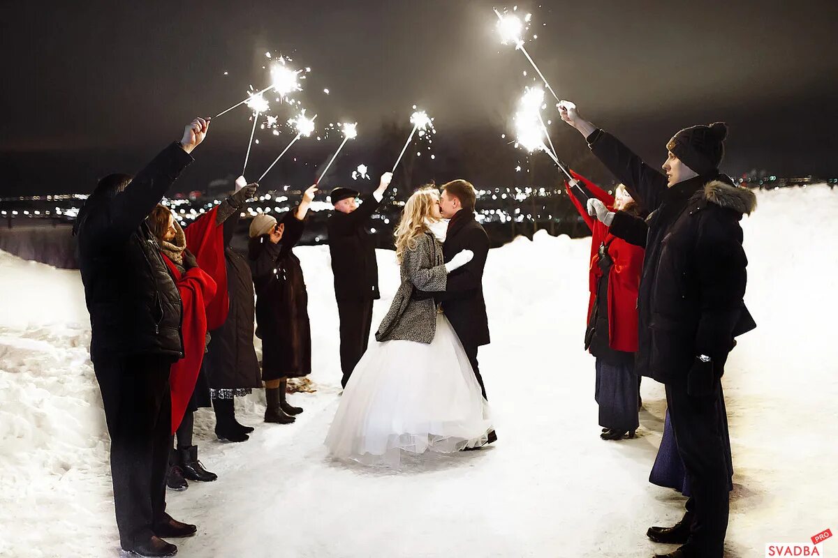 Бракосочетание в феврале 2024. Фотосессия невесты в феврале. Бракосочетание в феврале 2024. Зимняя свадебная фотосессия. Свадебная фотосессия зимой.